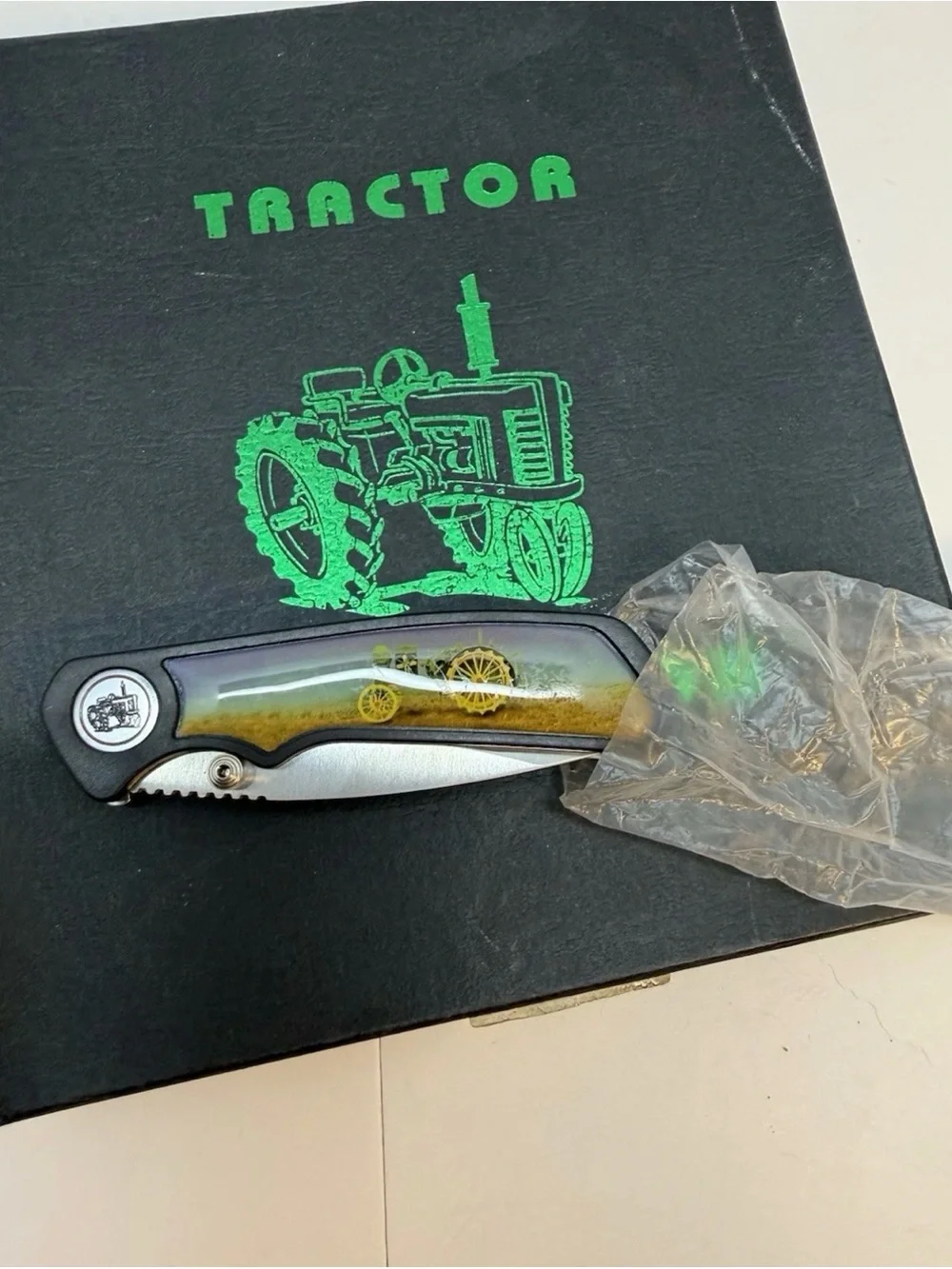 Tractor Collection Knife Set 4 Knifes 1 Keychain New In Box